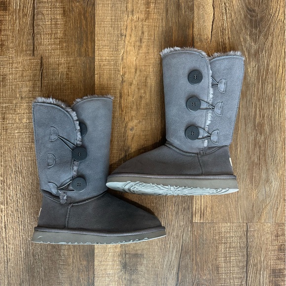 UGG Blue Button Boots - Picture 1 of 4